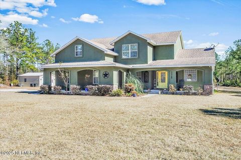 Single Family Residence in Glen St. Mary FL 13769 GLEN FARMS Drive.jpg
