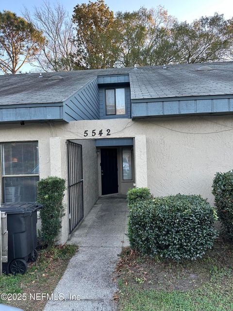 Townhouse in Jacksonville FL 5542 PINEHILL Lane.jpg