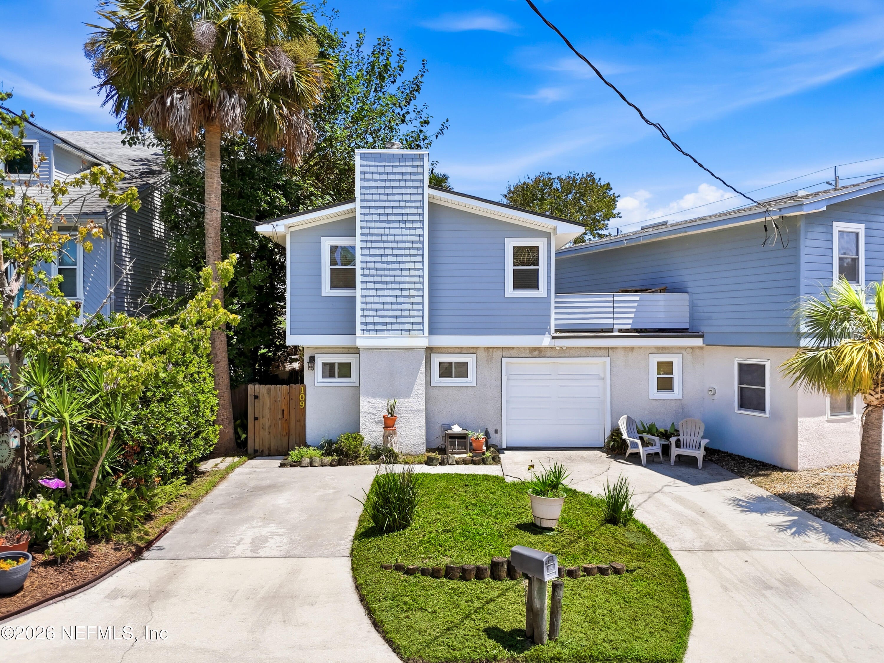 109 Pine St, Atlantic Beach, FL 32233