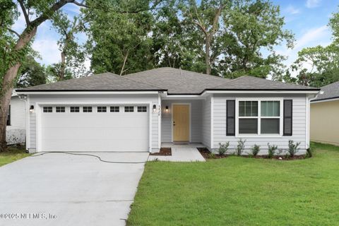 Single Family Residence in Jacksonville FL 5428 CHENANGO Boulevard.jpg