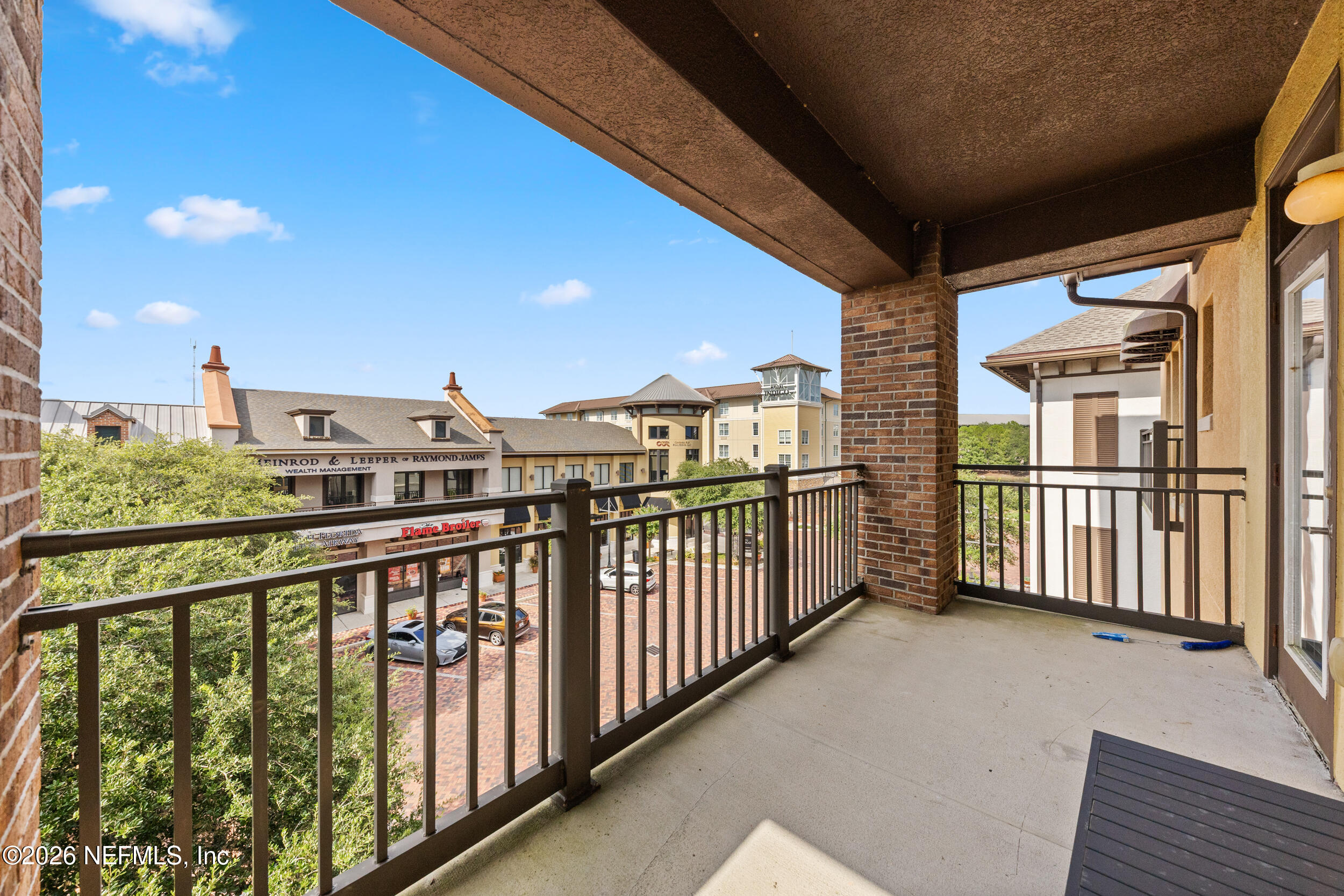9823 Tapestry Park Cir, Jacksonville, FL 32246