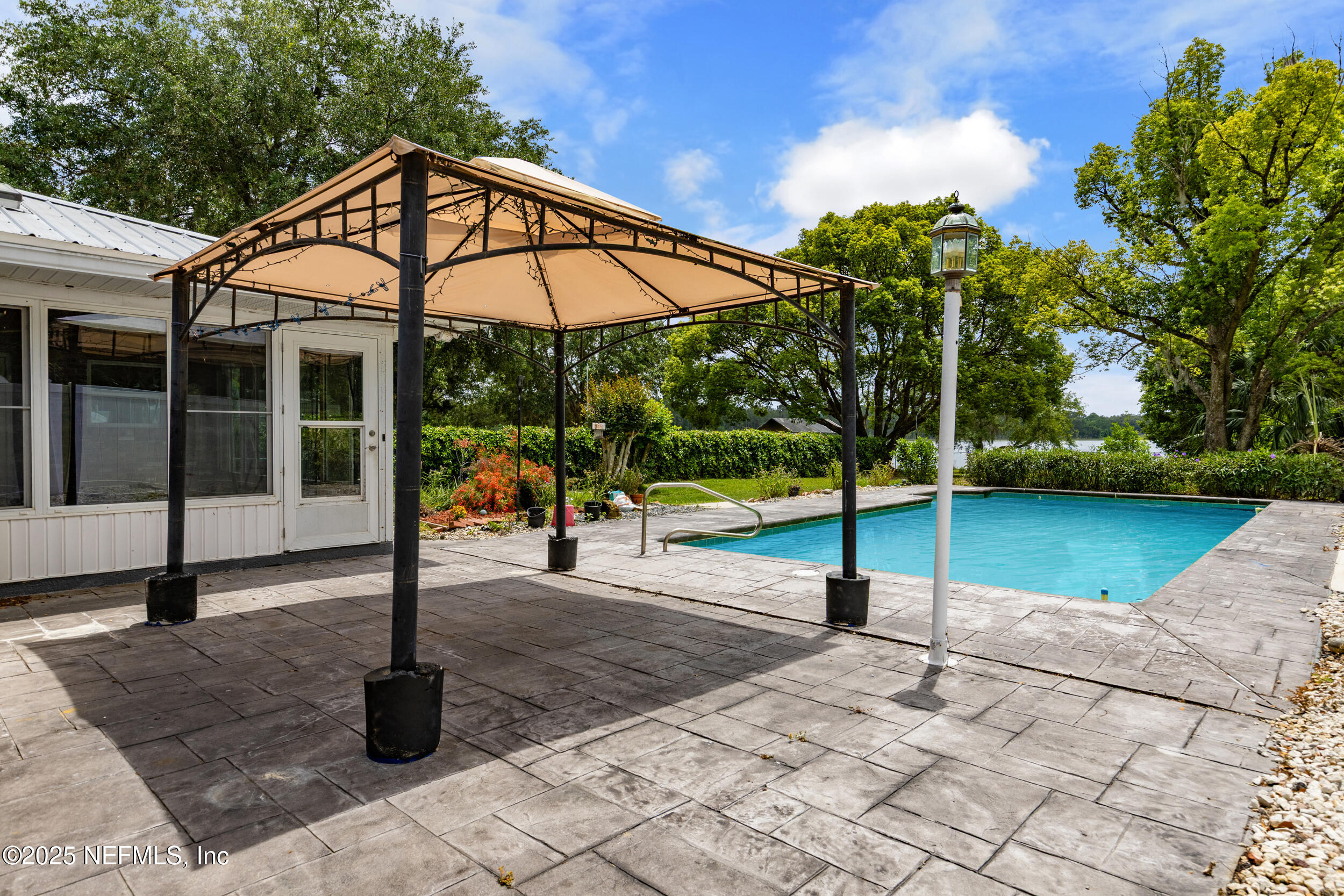 Single Family Residence in Keystone Heights FL 49 SE NELSONS POINT Road 25.jpg