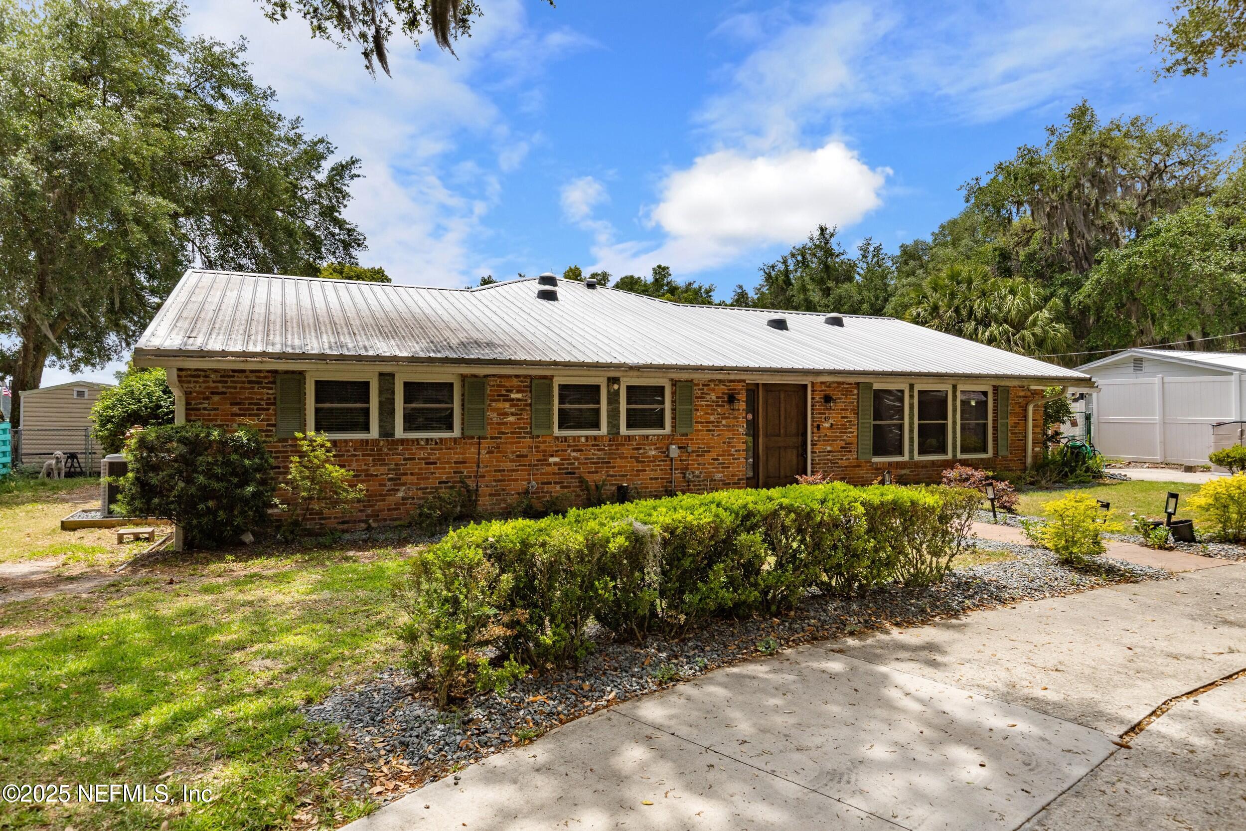 Single Family Residence in Keystone Heights FL 49 SE NELSONS POINT Road 2.jpg