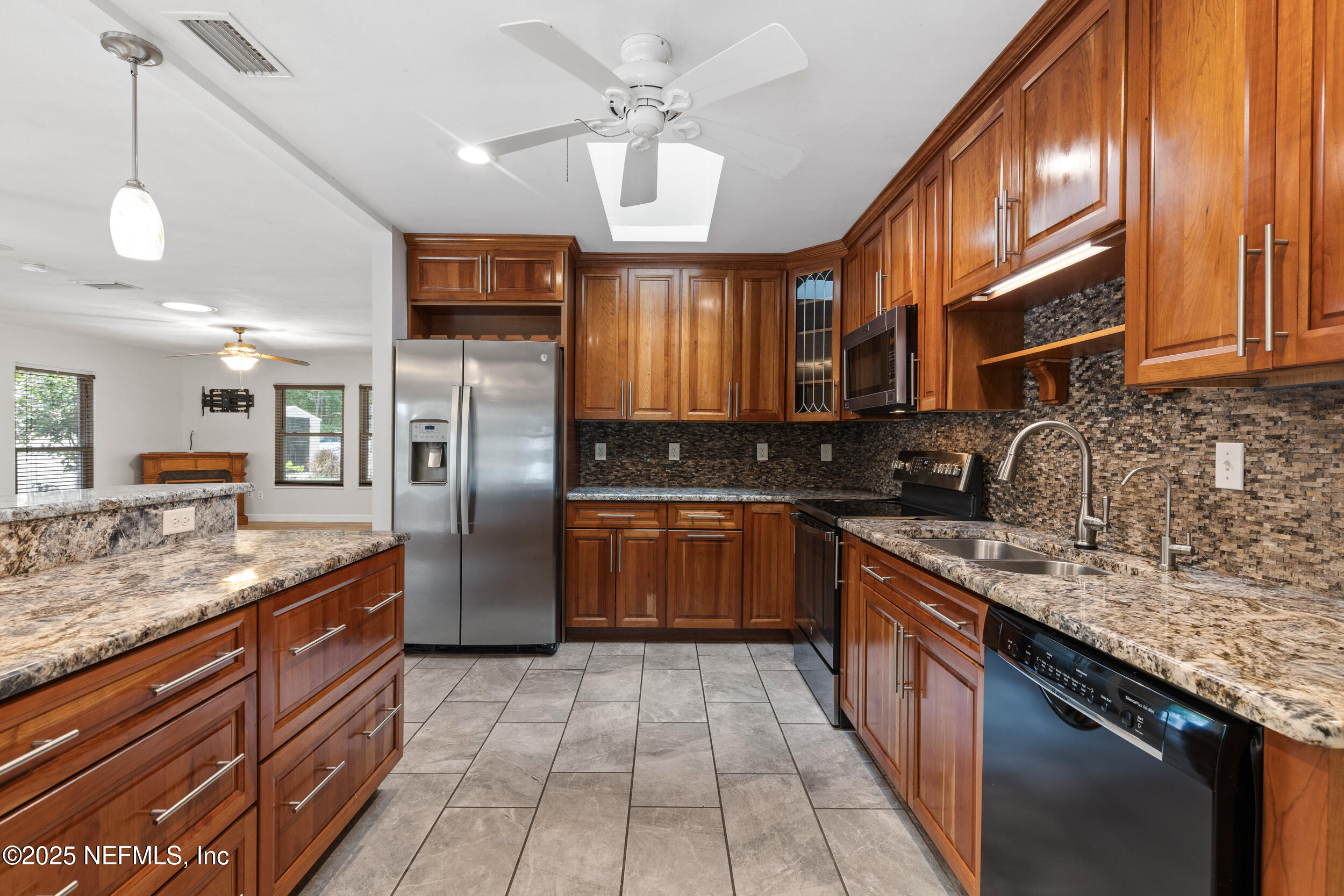 Single Family Residence in Keystone Heights FL 49 SE NELSONS POINT Road 9.jpg