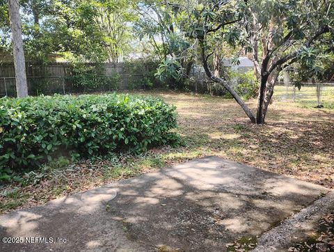 Single Family Residence in Jacksonville FL 1130 CROWN Drive 22.jpg