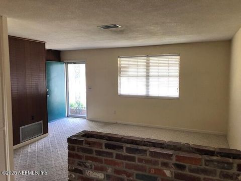 Single Family Residence in Jacksonville FL 1130 CROWN Drive 1.jpg