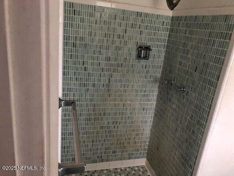 Single Family Residence in Jacksonville FL 1130 CROWN Drive 16.jpg