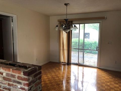 Single Family Residence in Jacksonville FL 1130 CROWN Drive 2.jpg