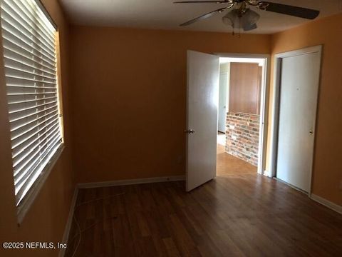 Single Family Residence in Jacksonville FL 1130 CROWN Drive 9.jpg