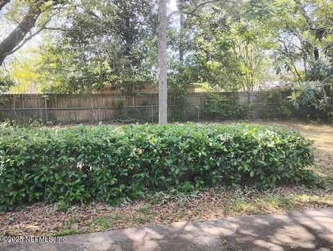 Single Family Residence in Jacksonville FL 1130 CROWN Drive 23.jpg