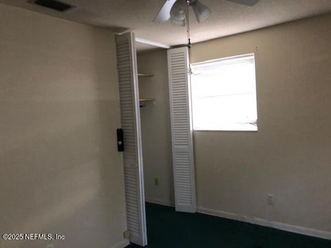 Single Family Residence in Jacksonville FL 1130 CROWN Drive 18.jpg