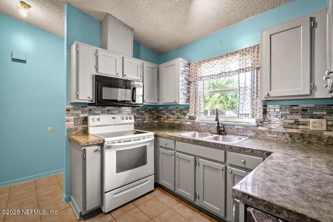 Townhouse in Jacksonville FL 8675 PURSLANE Place 4.jpg