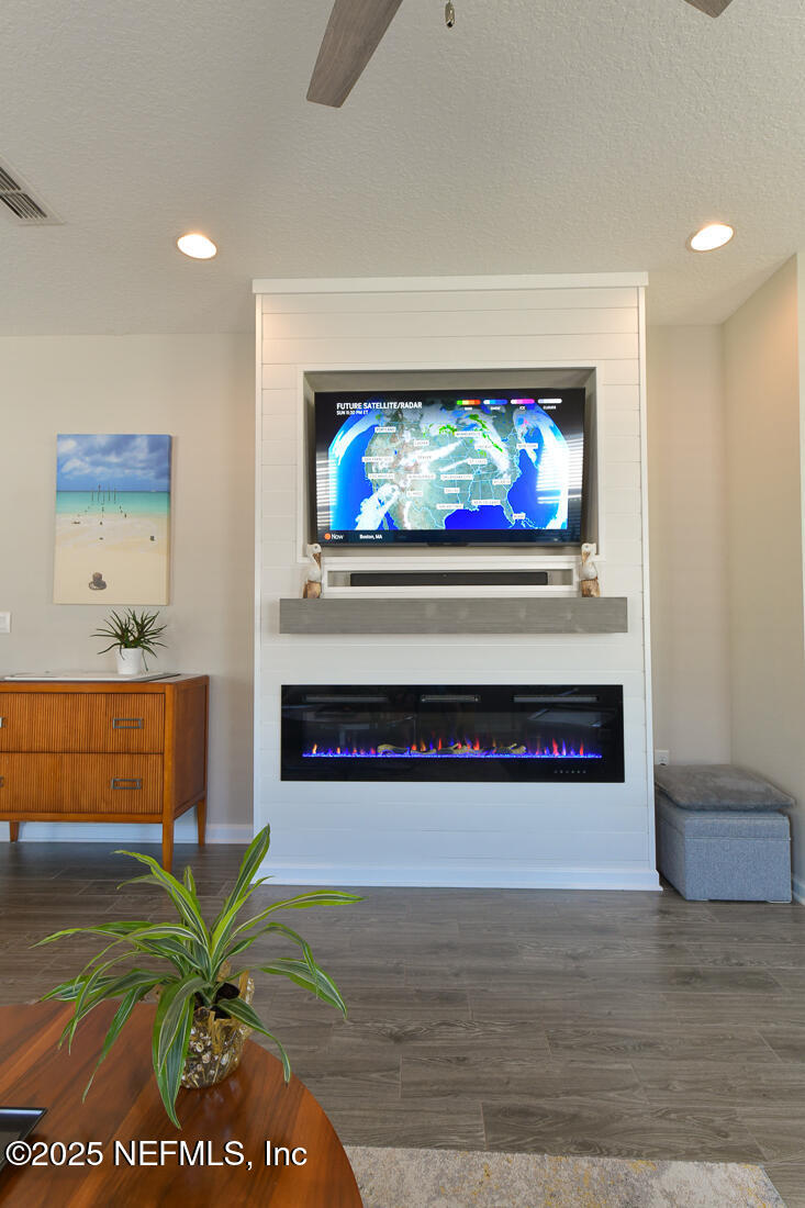 Single Family Residence in Fernandina Beach FL 95128 SNAPDRAGON Drive 9.jpg