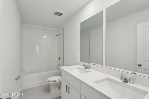 Single Family Residence in Jacksonville FL 7840 GREATFORD Way 17.jpg