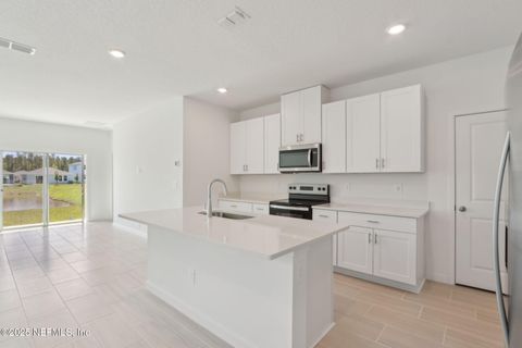 Single Family Residence in Jacksonville FL 7840 GREATFORD Way 8.jpg
