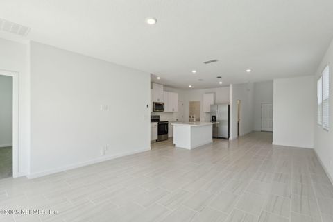 Single Family Residence in Jacksonville FL 7840 GREATFORD Way 5.jpg
