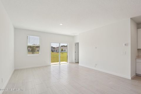Single Family Residence in Jacksonville FL 7840 GREATFORD Way 4.jpg