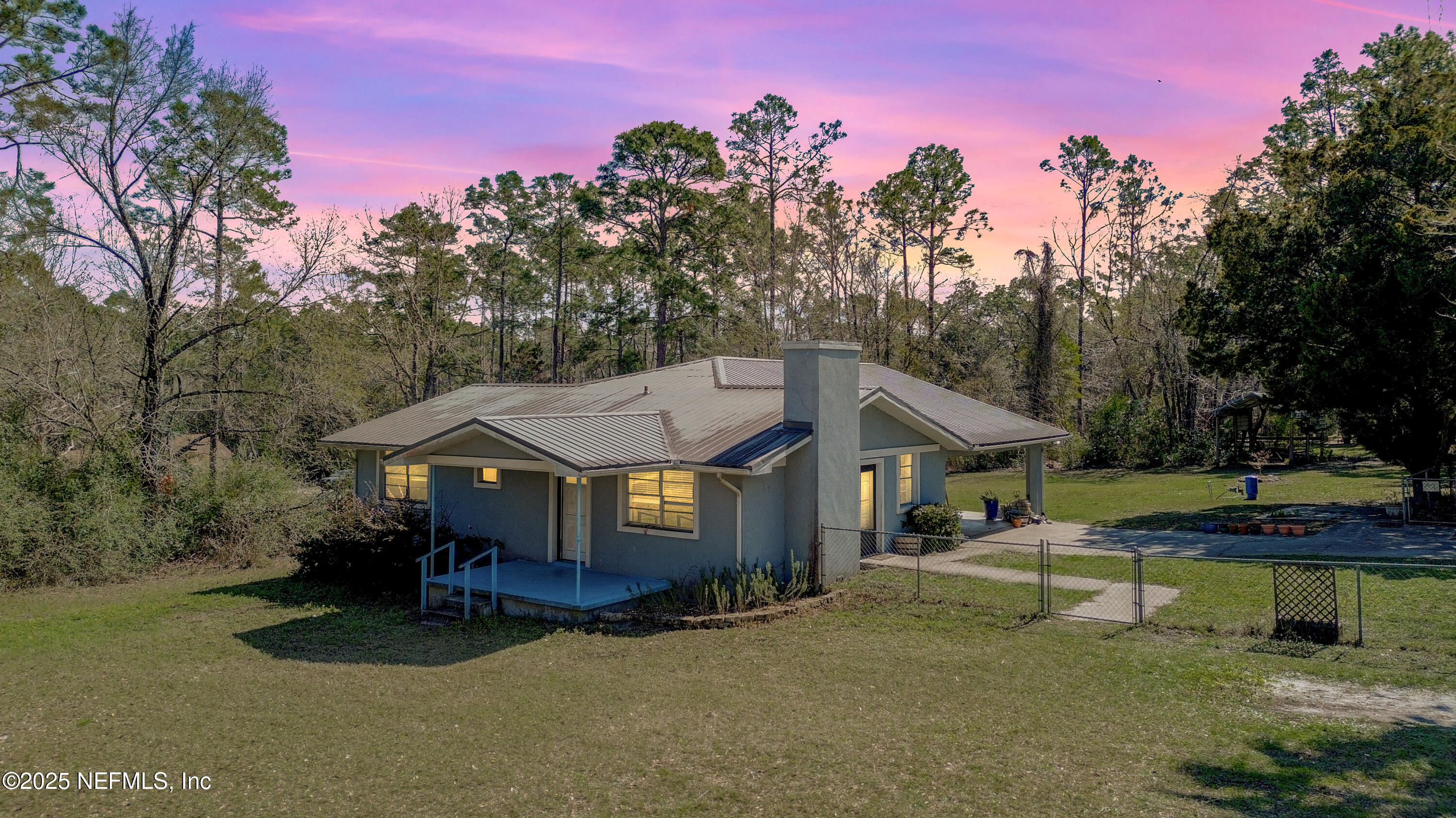 Single Family Residence in Glen St. Mary FL 11519 CONFEDERATE Drive 0.jpg