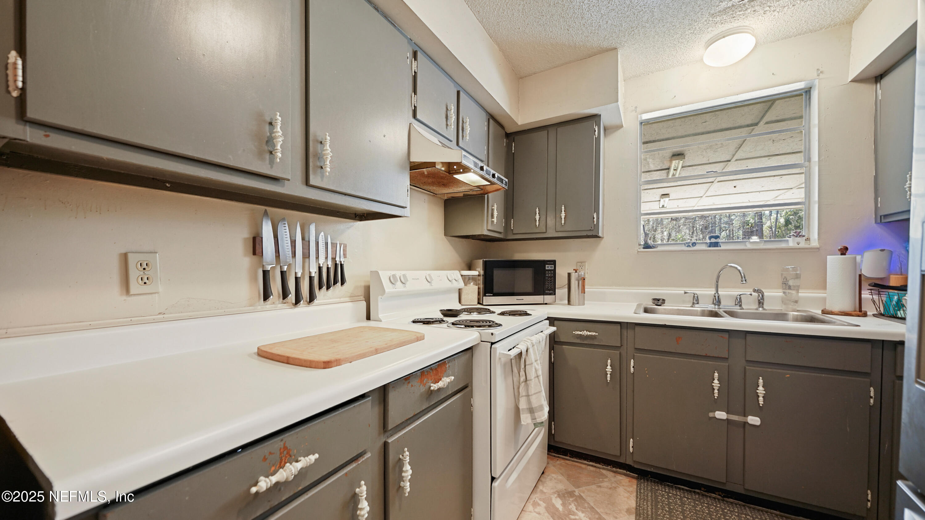Single Family Residence in Glen St. Mary FL 11519 CONFEDERATE Drive 7.jpg