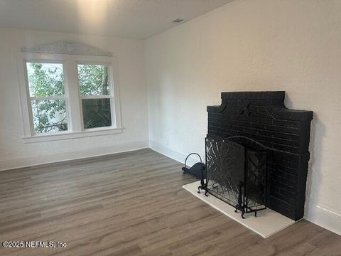 Single Family Residence in Jacksonville FL 939 JASMINE Place 6.jpg