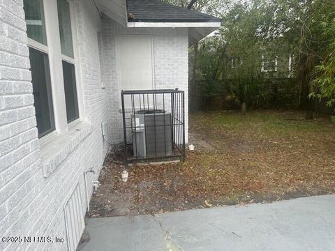 Single Family Residence in Jacksonville FL 939 JASMINE Place 28.jpg