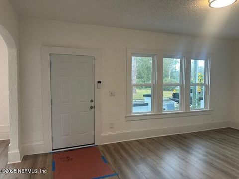 Single Family Residence in Jacksonville FL 939 JASMINE Place 7.jpg