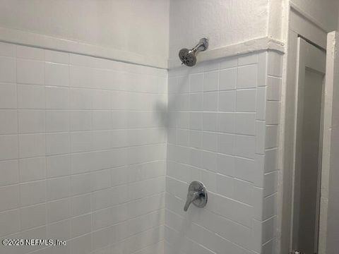 Single Family Residence in Jacksonville FL 939 JASMINE Place 13.jpg