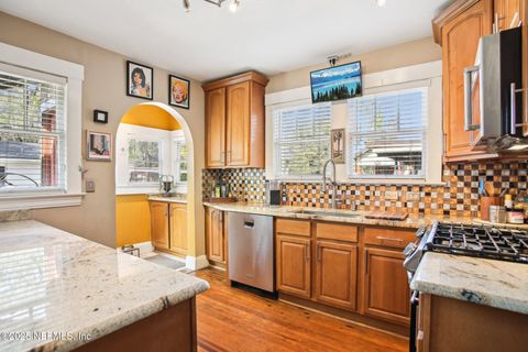 Single Family Residence in Jacksonville FL 1639 TALBOT Avenue 12.jpg