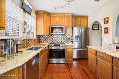 Single Family Residence in Jacksonville FL 1639 TALBOT Avenue 13.jpg